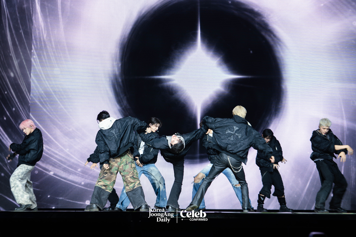 Boy band &TEAM performs the lead track “Back to Life” during a showcase for the release of its EP, ″Back to Life,″ at the Blue Square in central Seoul on Oct. 28. [DANIELA GONZALEZ PEREZ]