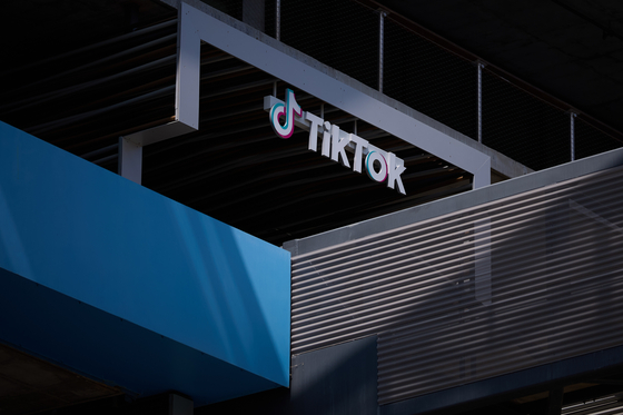 Signage is on display at TikTok headquarters in Los Angeles, California, on Sept. 5. [EPA/YONHAP]