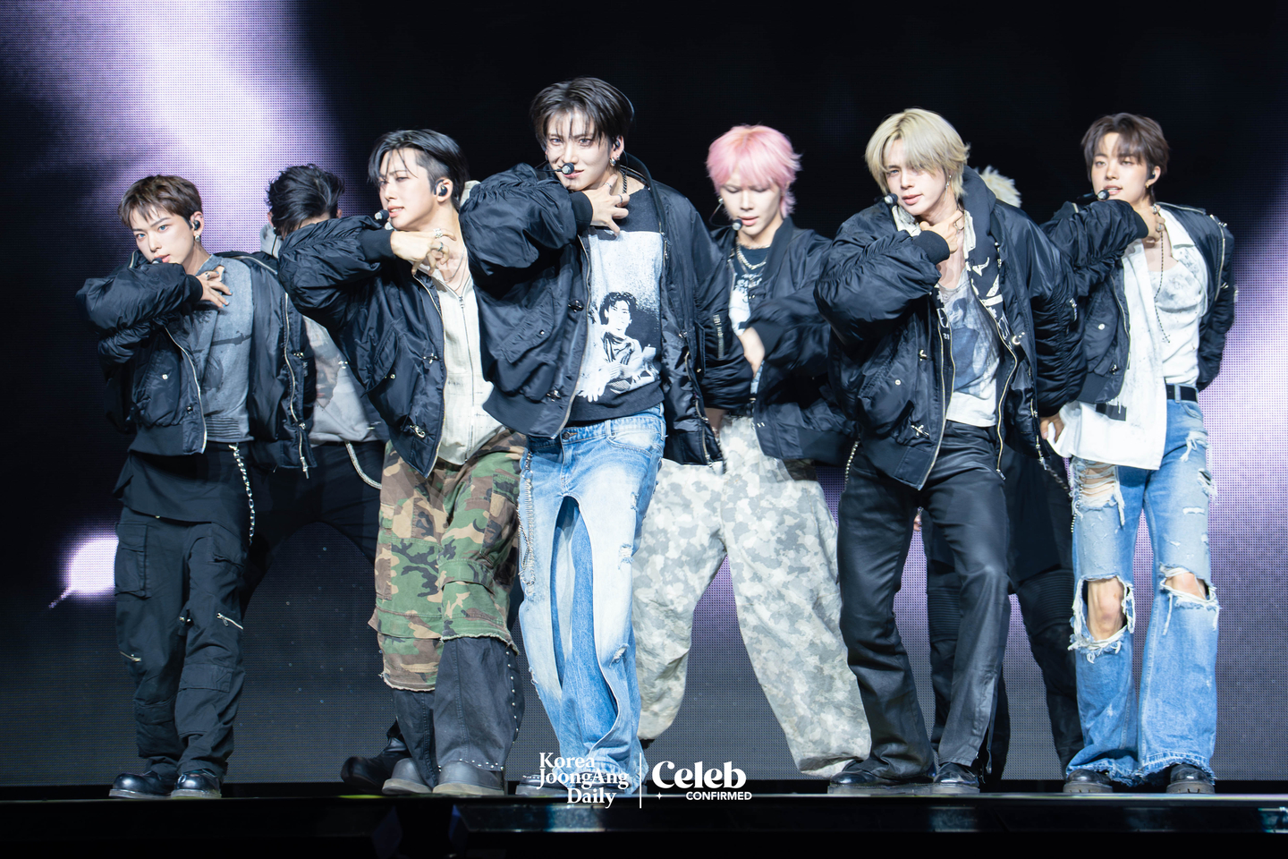 Boy band &TEAM performs the lead track “Back to Life” during a showcase for the release of its EP, ″Back to Life,″ at the Blue Square in central Seoul on Oct. 28. [DANIELA GONZALEZ PEREZ]