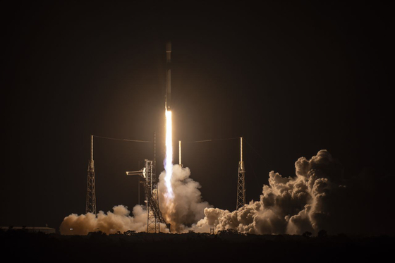 A SpaceX Falcon 9 rocket, carrying Korea's fourth spy satellite, lifts off at Cape Canaveral Space Force Station in Florida on April 22. [NEWS1]
