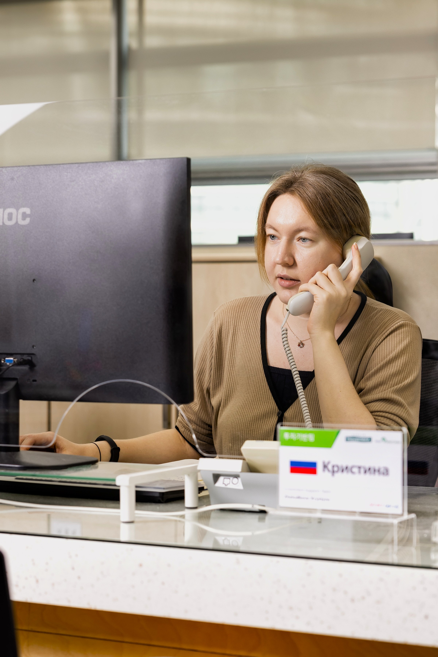 Krystyna Zheludkova gives a phone consultation as part of her work at Seoul Global Center. [KRYSTYNA ZHELUDKOVA]