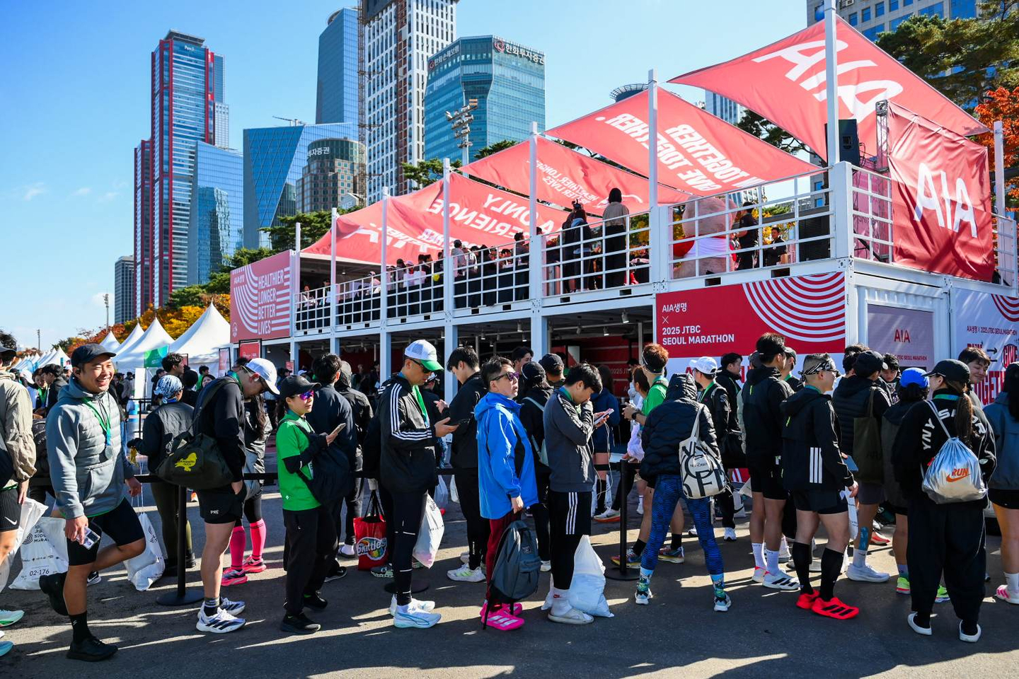 The AIA booth at the 10-kilometer finish line of the 2025 JTBC Seoul Marathon held in Yeouido Park, western Seoul, Nov. 2 [AIA KOREA]