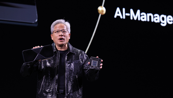 Nvidia CEO Jensen Huang unveils the GeForce RTX 50 series graphics card powered by the Blackwell AI accelerator during his keynote speech at the Mandalay Bay Convention Center in Las Vegas on Jan. 6, a day before the official opening of CES 2025. [NEWS1]