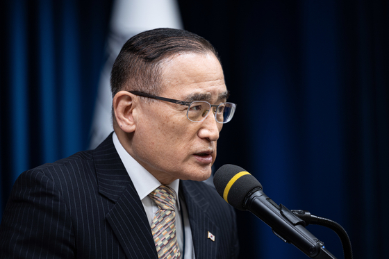 National Security Adviser Wi Sung-lac speaks during a press briefing at the presidential office in Seoul on Oct. 17. [NEWS1]