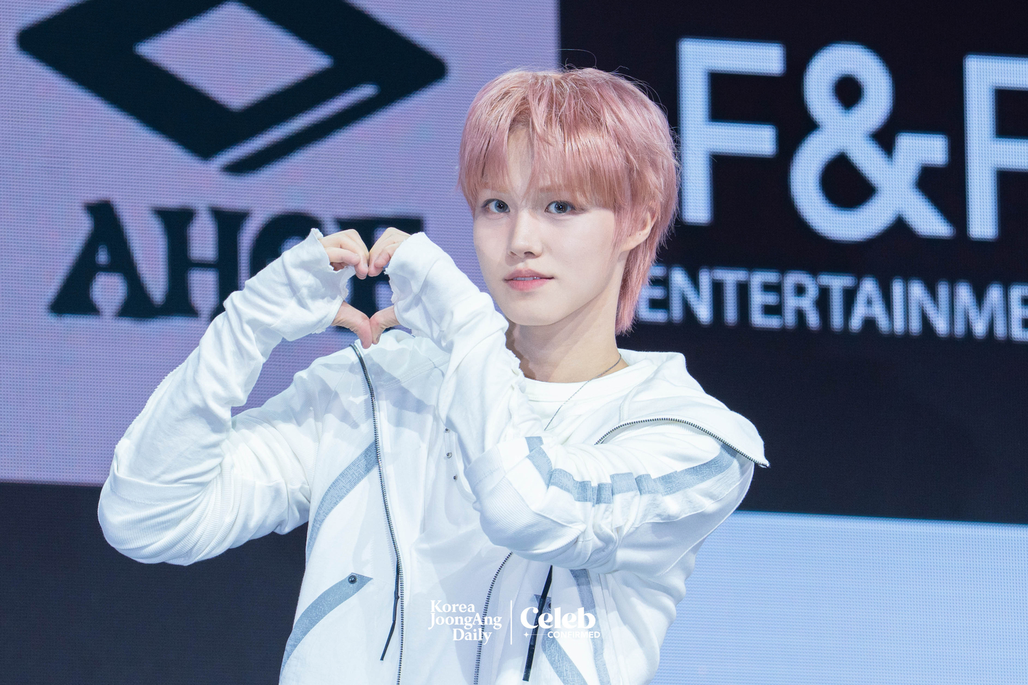 AHOF’s Juwon poses for photos during a showcase for the release of the group’s second EP, “The Passage,” at Yes24 Live Hall in eastern Seoul on Nov. 4. [DANIELA GONZALEZ PEREZ]