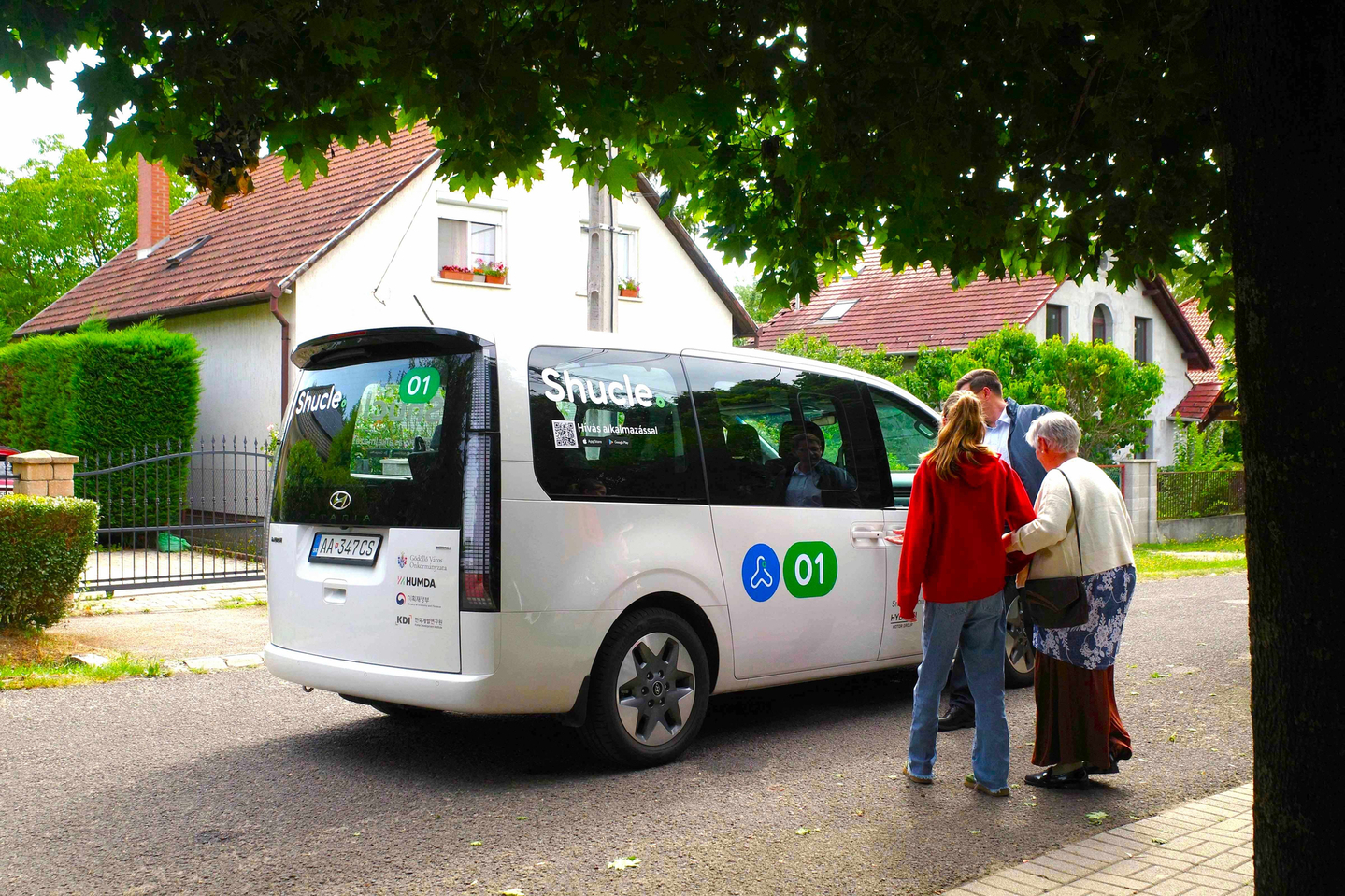 Hyundai Motor and Kia's Shucle demand-responsive transport service opereates in Gyongyos, Hungary, on Oct. 31. [HYUNDAI MOTOR GROUP]