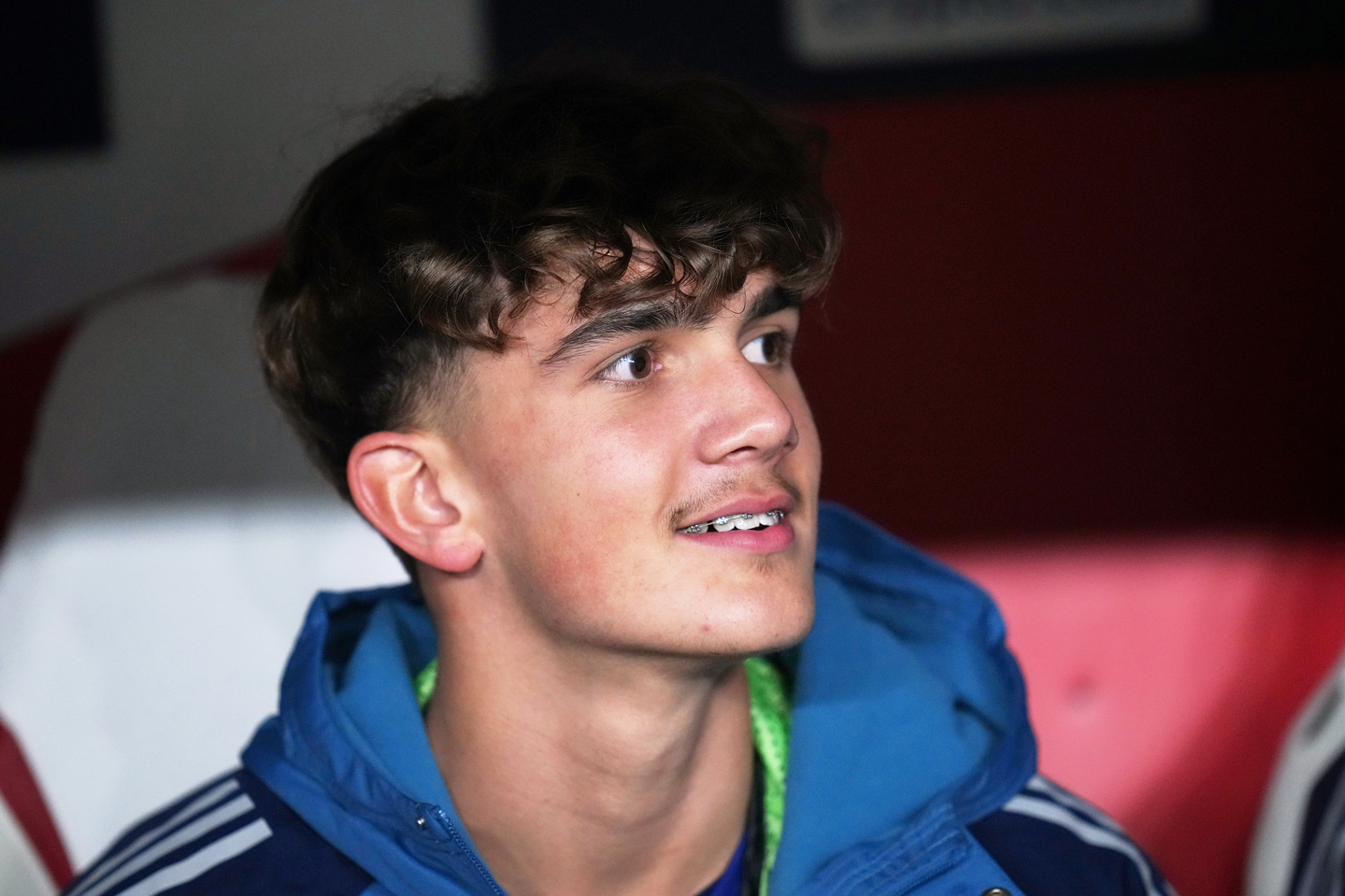 Arsenal's Max Dowman sits on the bench prior to the Champions League opening phase soccer match between Slavia Prague and Arsenal in Prague, Czech Republic, Tuesday, Nov. 4. [AP/YONHAP]
