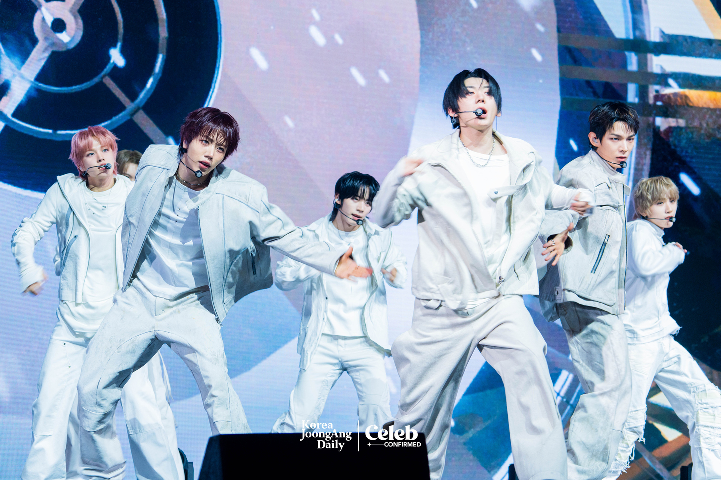 Boy band AHOF performs the lead track “Pinocchio” during a showcase for the release of its second EP, “The Passage,” at Yes24 Live Hall in eastern Seoul on Nov. 4. [DANIELA GONZALEZ PEREZ]