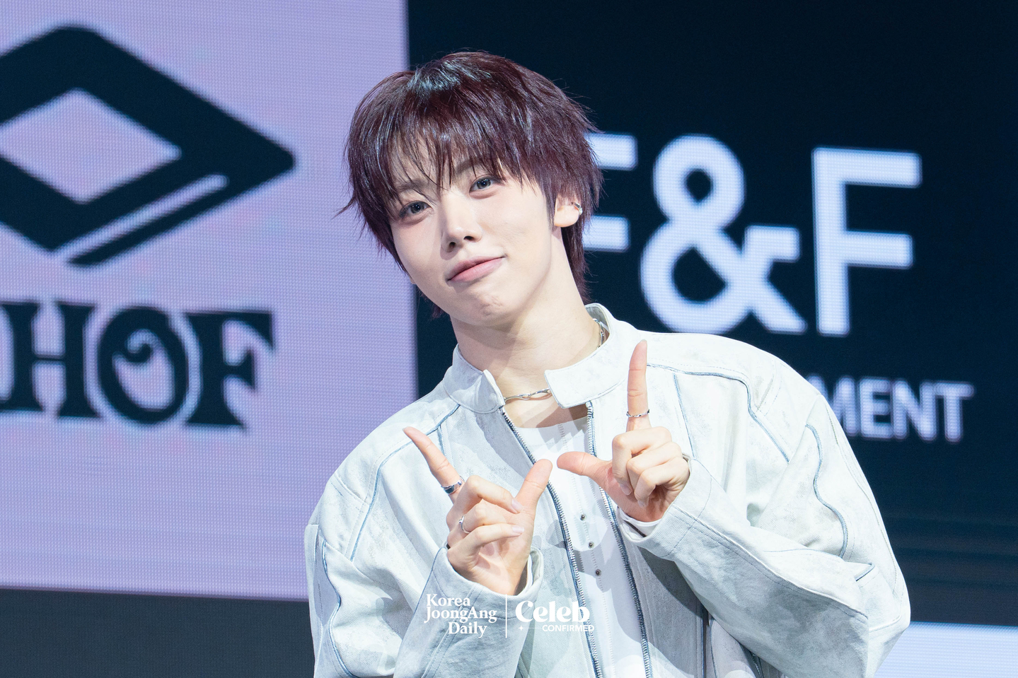 AHOF’s Woongki poses for photos during a showcase for the release of the group’s second EP, “The Passage,” at Yes24 Live Hall in eastern Seoul on Nov. 4. [DANIELA GONZALEZ PEREZ]