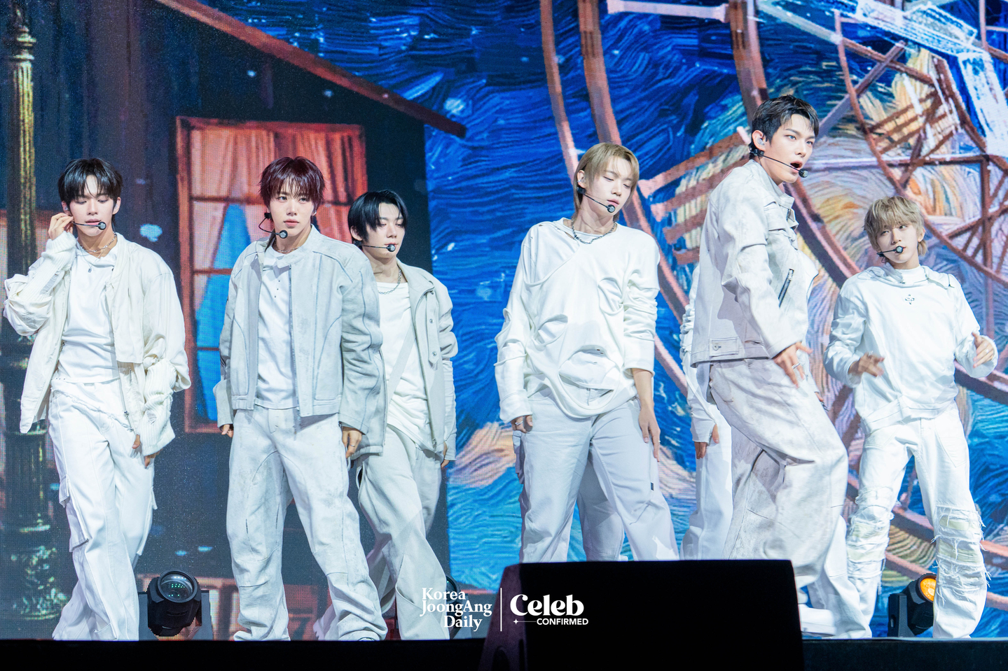 Boy band AHOF performs the lead track “Pinocchio” during a showcase for the release of its second EP, “The Passage,” at Yes24 Live Hall in eastern Seoul on Nov. 4. [DANIELA GONZALEZ PEREZ]