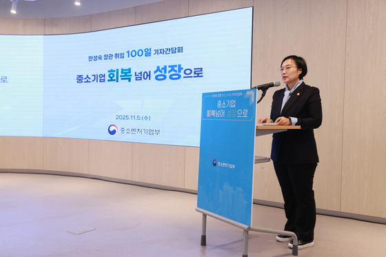 Han Seong-sook, Minister of SMEs and Startups, speaks at a press briefing marking her 100th day in office, held at Tipstown in Yeoksam-dong, southern Seoul, on Nov. 5. [MINISTRY OF SMES AND STARTUPS] 