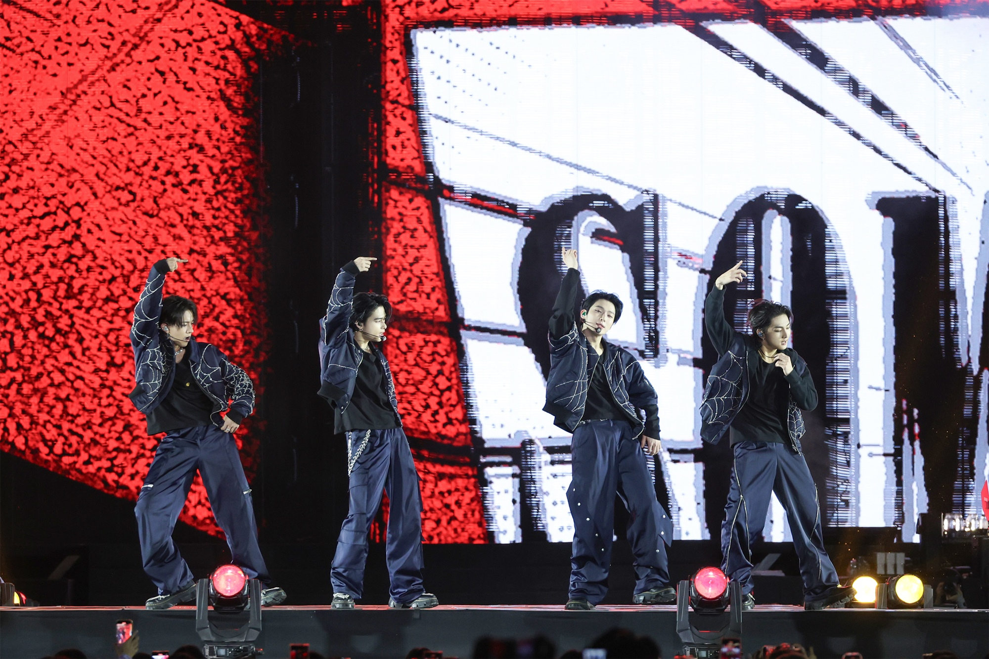 Boy band Enhypen on stage at Goyang Stadium during its "Walk The Line" world tour concert in Gyeonggi on Oct. 5. [BELIFT LAB]