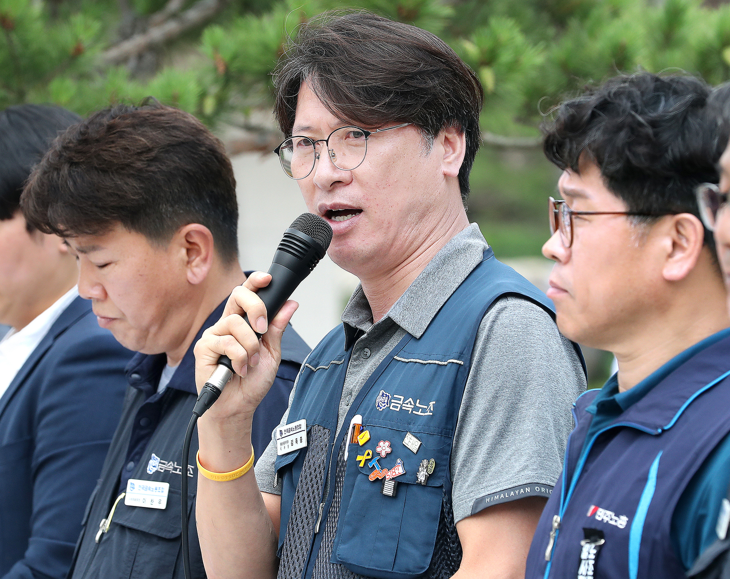 Kim Deuk-jung, head of Ssangyong Motor's chapter of the Korean Metal Workers' Union, speaks during a press conference in front of the Supreme Court in Seocho District, southern Seoul, on June 15, 2023. [NEWS1]