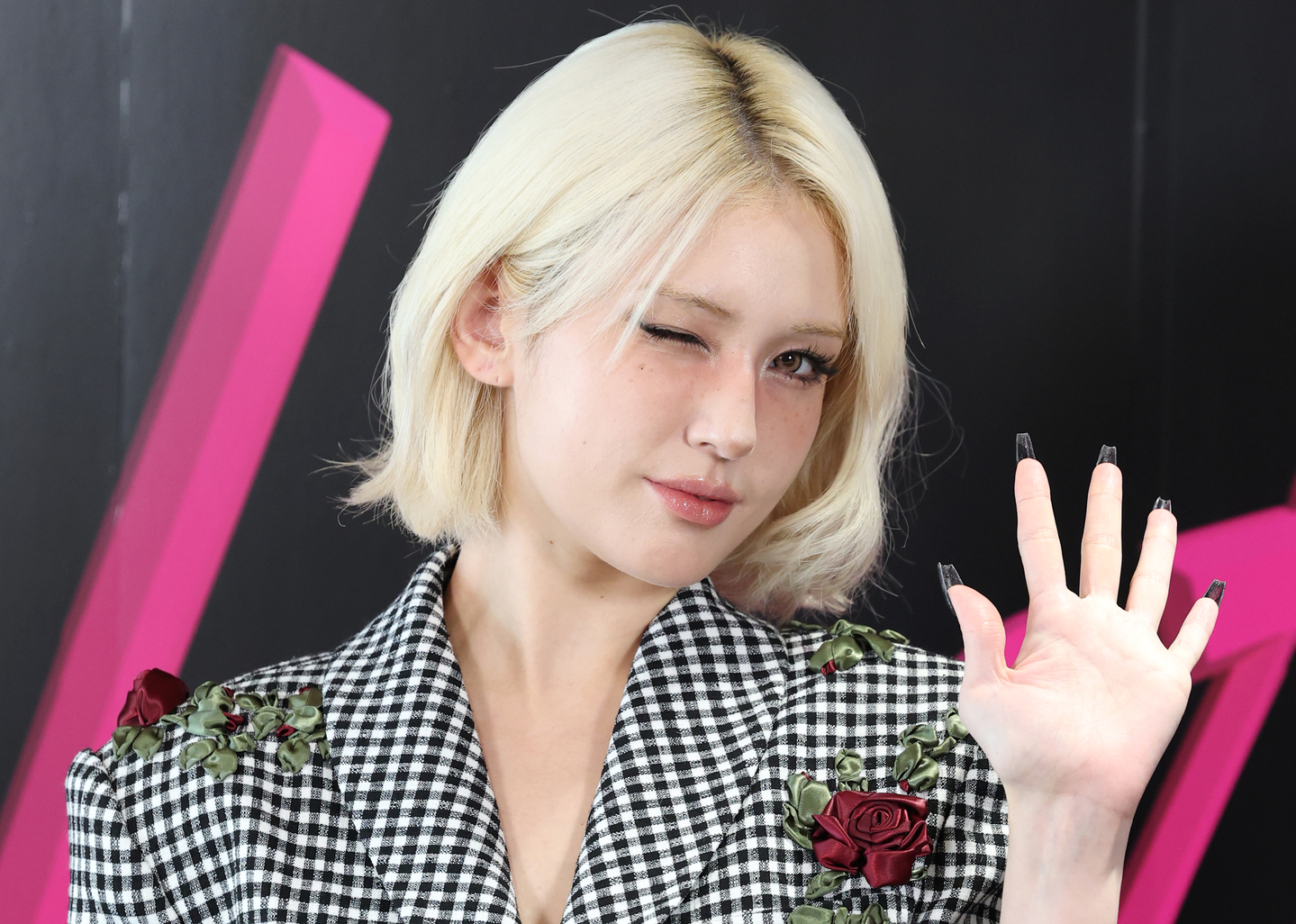 Singer Jeon Somi poses during a press conference for her second EP ″Chaotic & Confused″ in Seongdong District, eastern Seoul, on Aug. 11 [NEWS1]