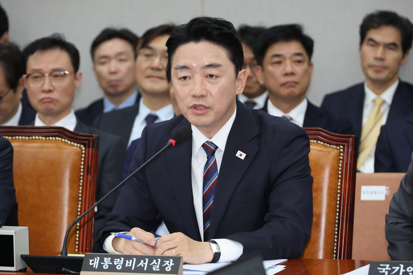 Kang Hoon-sik, the presidential chief of staff, speaks during a parliamentary audit session held at the National Assembly in Seoul on Nov. 6. [YONHAP]