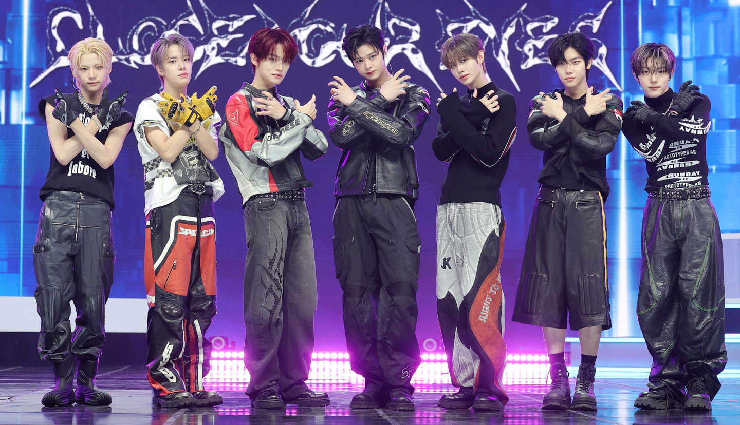 Boy band Close Your Eyes pose for photos during a press showcase for its third EP, ″blackout,″ in western Seoul on Nov. 11. [NEWS1] 
