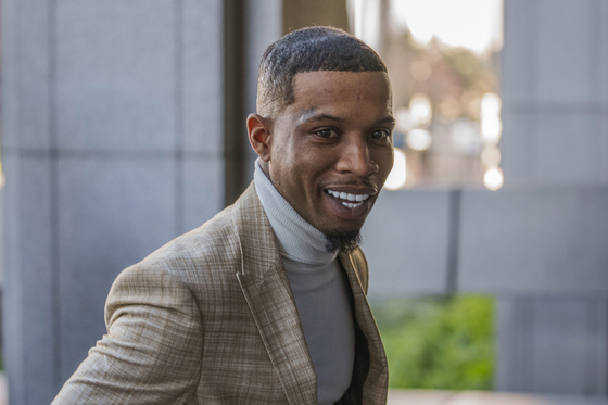 Singer Tory Lanez returns to the Clara Shortridge Foltz Criminal Justice Center for his trial on Dec. 13, 2022 in Los Angeles. [AP/YONHAP]