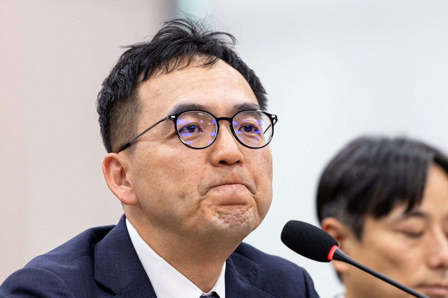 Koo Ja-hyeon, head of the Seoul High Prosecutors’ Office, listens to questions from lawmakers during a parliamentary audit at the National Assembly’s Legislation and Judiciary Committee in Yeouido, western Seoul, on Oct. 23. [NEWS1]