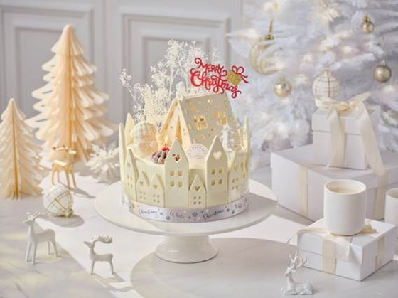Walkerhill Hotel and Resort presents its Lumiere Blanche cake. [WALKERHILL HOTEL AND RESORT]