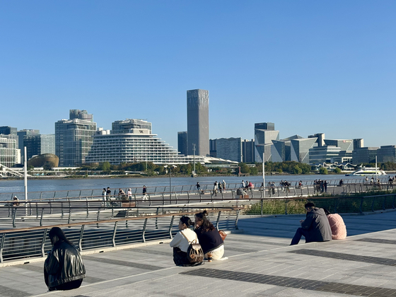 West Bund is a major culture district along the Huangpu River in Shanghai’s Xuhui District, home to galleries, museums and performance venues, including the West Bund Museum and the annual West Bund Art and Design fair. [LEE JIAN]