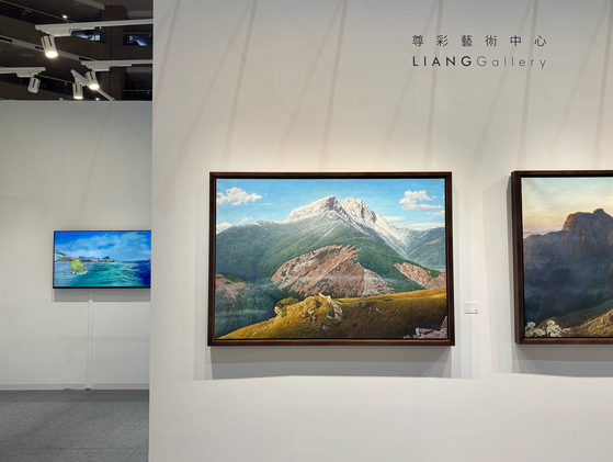 Liang Gallery's booth at Art Taipei 2025 [LEE JIAN]