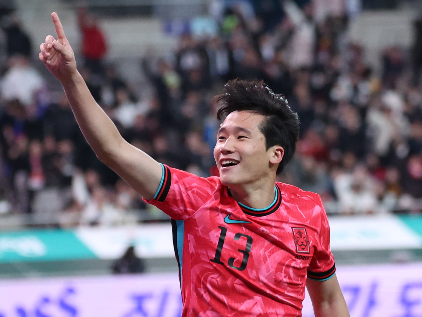 Lee Tae-seok celebrates after scoring against Ghana at Seoul World Cup Stadium in western Seoul on Nov. 18.  [NEWS1]