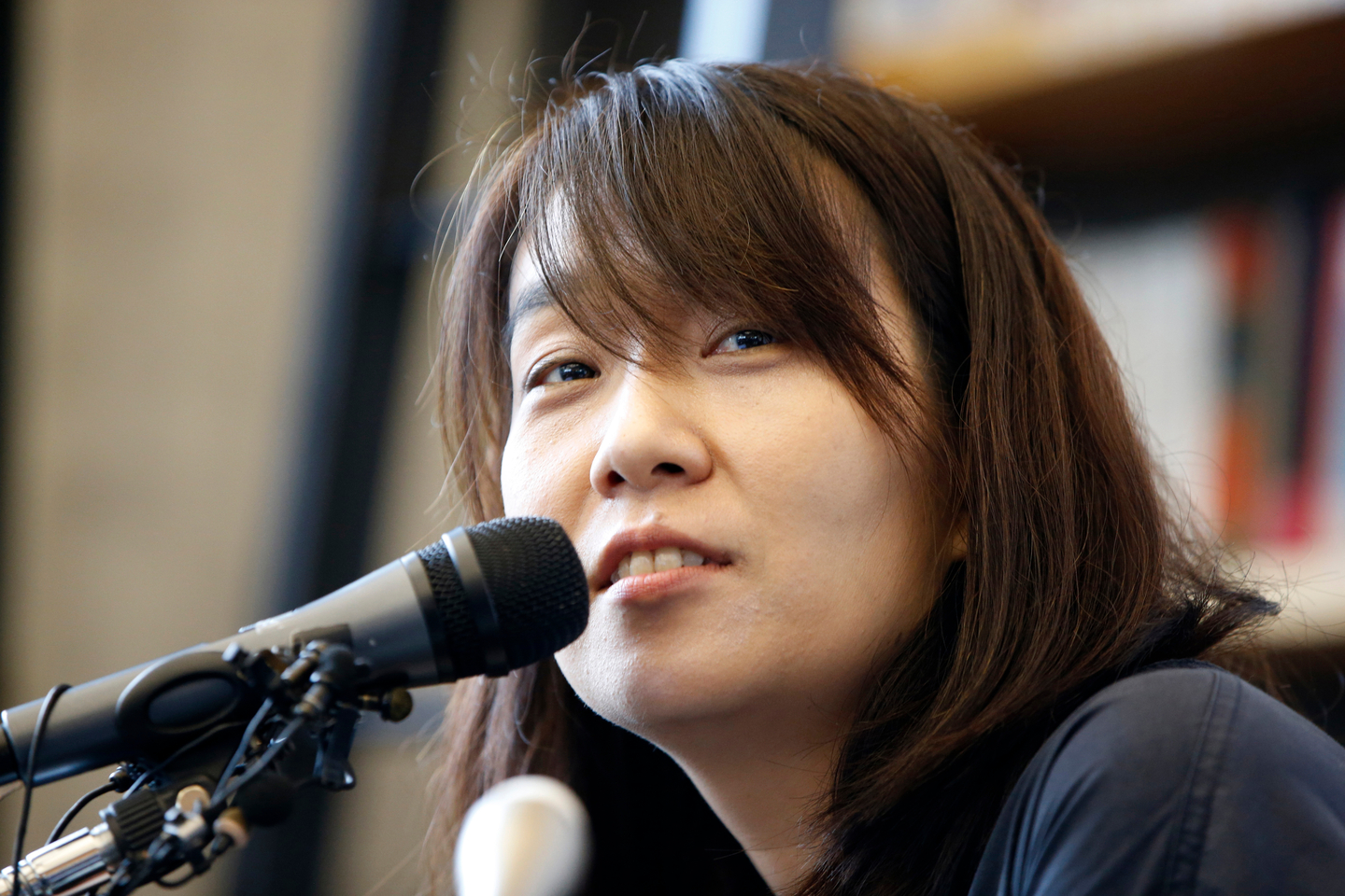 Author Han Kang speaks to the media during a news conference in Seoul on May 24, 2016. [AP/YONHAP]