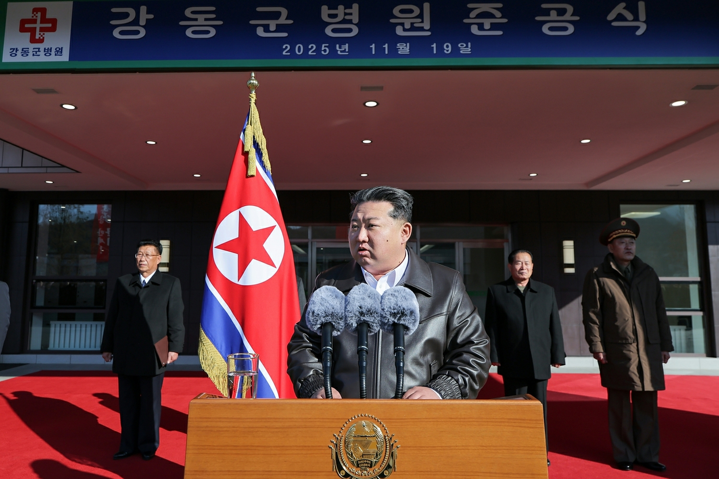 North Korean leader Kim Jong-un delivers a speech during the opening ceremony of the newly constructed Kangdong County Hospital in this image released by the state-run Rodong Sinmun on Nov. 20. [RODONG SINMUN]