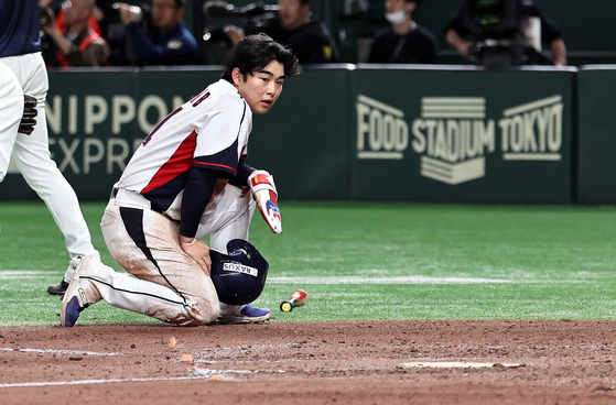 LG Twins outfielder Park Hae-min is seen on the field during a K-Baseball Series game gainst Japan at the Tokyo Dome in Tokyo, Japan on Nov. 16. [NEWS1] 