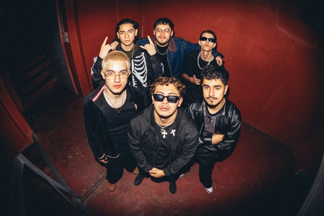 Low Clika [HYBE LATIN AMERICA]