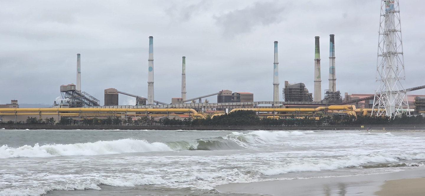 A view of Posco’s Pohang steel mill in Pohang, North Gyeongsang [CHANG SE-JEONG]