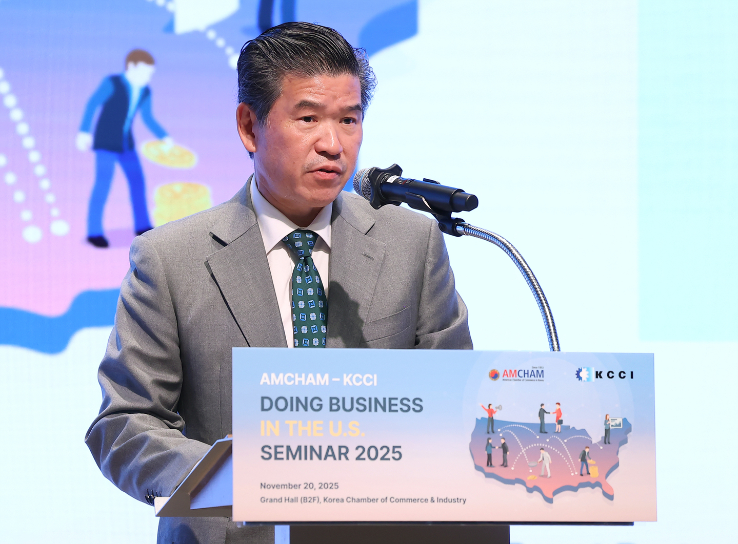 James Kim, chairman and CEO of the American Chamber of Commerce in Korea (Amcham), delivers opening remarks at the ″Doing Business in the U.S. Seminar 2025,″ co-hosted by Amcham and the Korea Chamber of Commerce and Industry (KCCI), at the KCCI building in Jung District, central Seoul, on Nov. 21. [AMCHAM] 