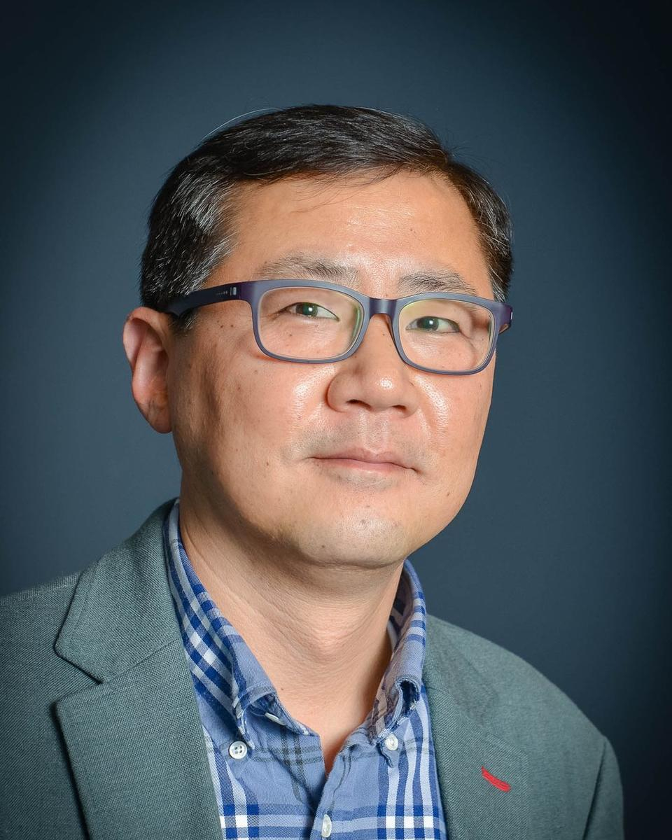 Park Hong-kun, professor of chemistry at Harvard University, was appointed president of the Samsung Advanced Institute of Technology (SAIT) [SAMSUNG ELECTRONICS] 