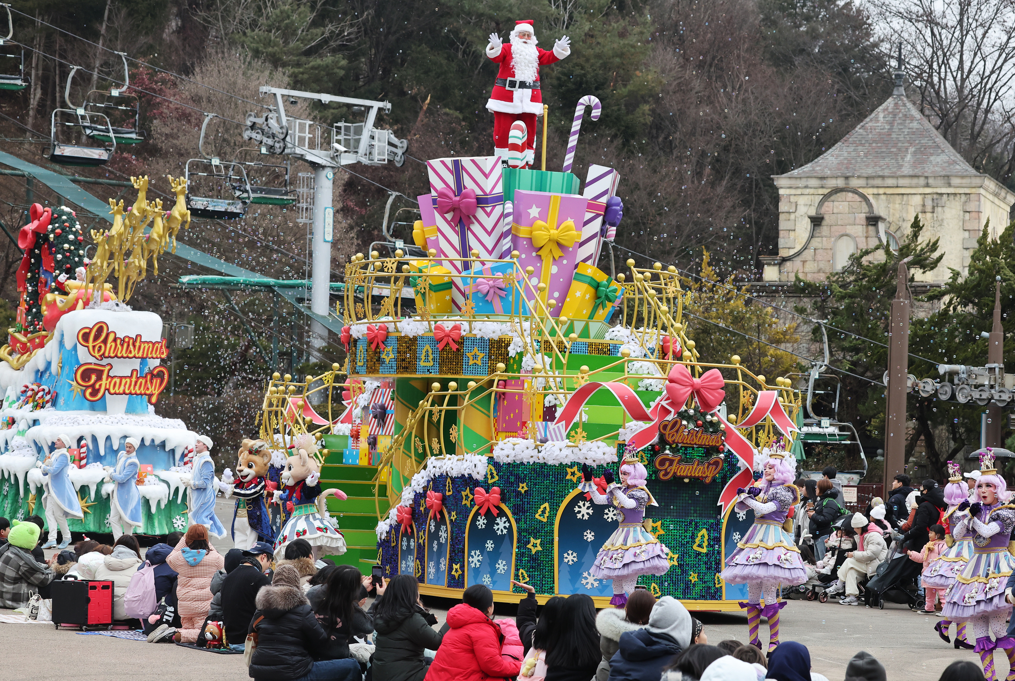 A Christmas parade is held at the Everland amusement park in Yongin, Gyeonggi, on Dec. 16, 2024. [YONHAP]