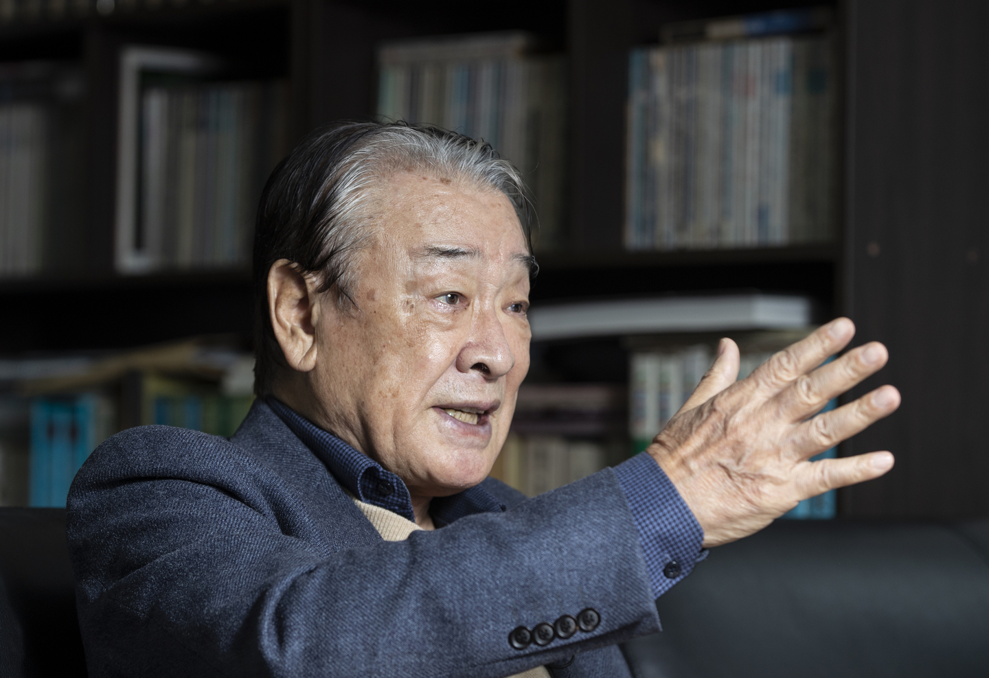 Actor Lee Soon-jae speaks during an interview with the JoongAng Ilbo in Gangnam District, southern Seoul, on Dec. 30, 2019. [KWEN HYEK-JAE]