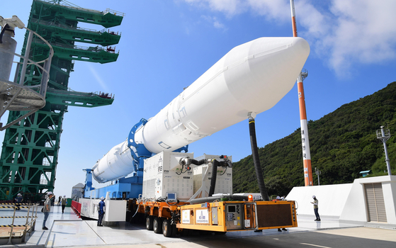 The Nuri rocket is moved to the launch pad at the Naro Space Center in Goheung County, South Jeolla, for final testing ahead of its fourth launch, on Sept. 16. [KOREA AEROSPACE RESEARCH INSTITUTE]