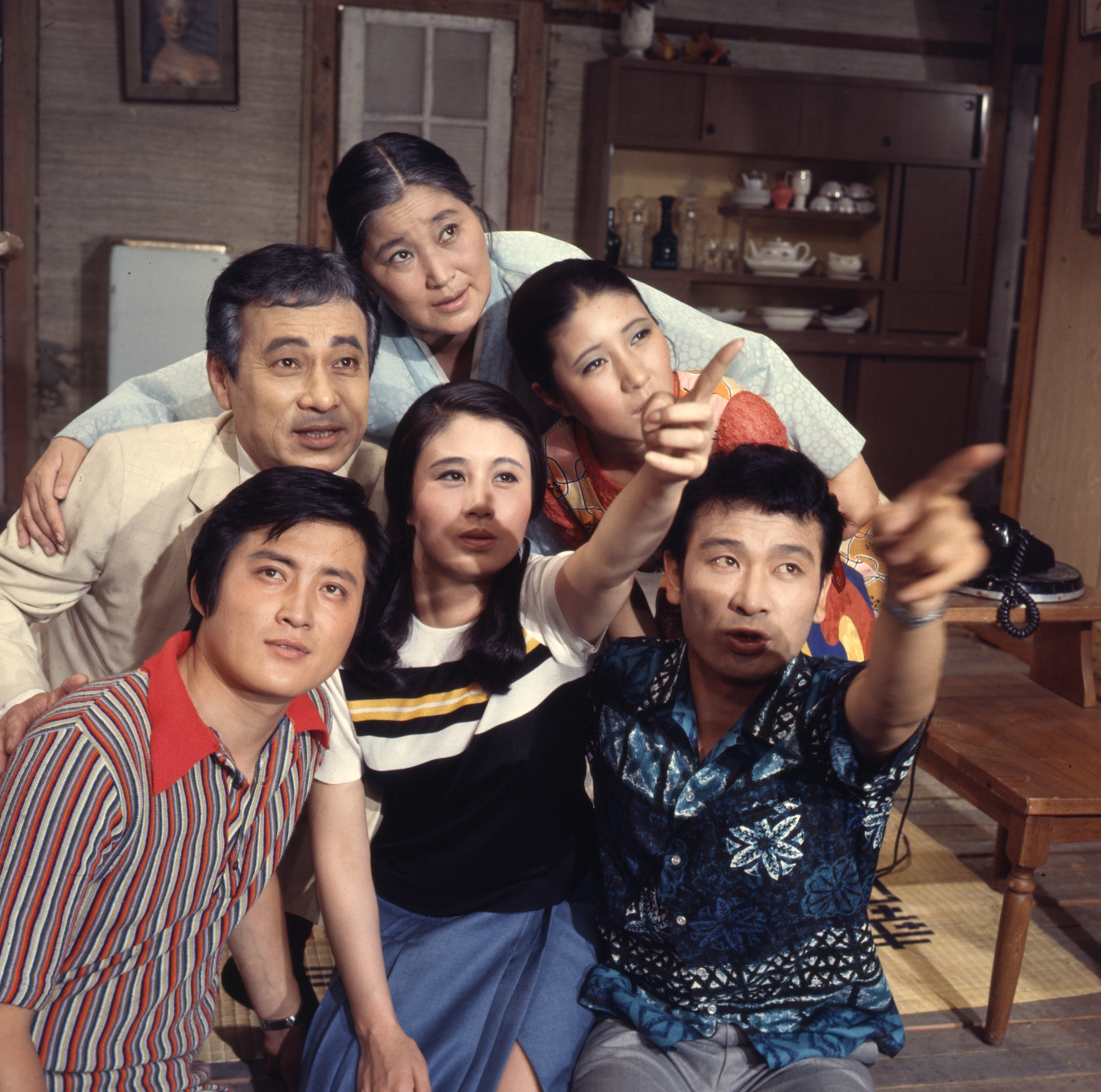 Cast members for the TBC televison drama ″Daughter″ (translated) in 1977 are seen in this photo. Actor Lee Soon-jae is on the bottom right. [TBC]