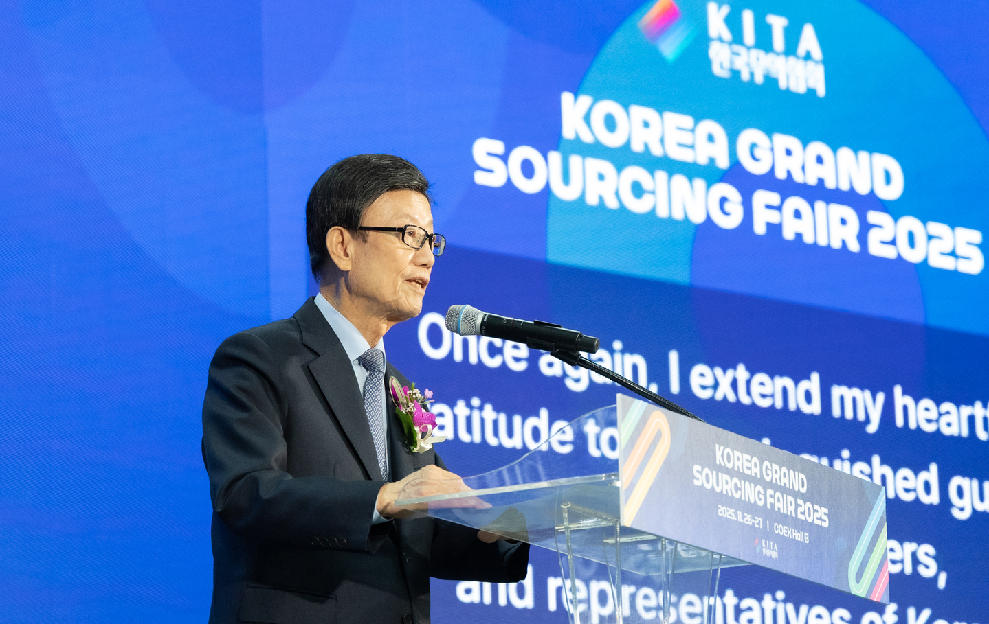 Yoon Jin-sik, chairman of the Korea International Trade Association, delivers welcoming remarks at the opening of the 2025 Korea Grand Sourcing Fair at Coex in Gangnam District, southern Seoul, on Nov. 26. The event runs through Nov. 27. [KOREA INTERNATIONAL TRADE ASSOCIATION] 