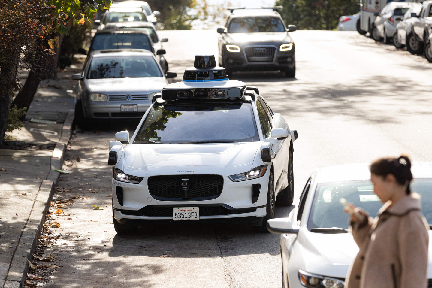 A Waymo autonomous vehicle on Steiner Street in San Francisco on Nov. 17, 2023 [AFP/YONHAP]