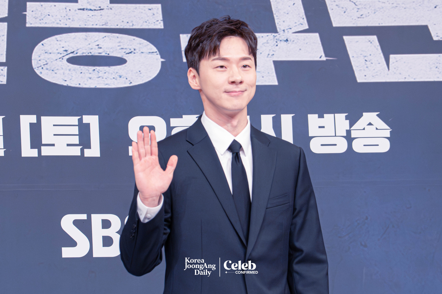 Park Chan-woong poses for photos during a press conference for the sports reality show “Rising Eagles” on Nov. 26 at SBS Hall in western Seoul. [DANIELA GONZALEZ PEREZ]