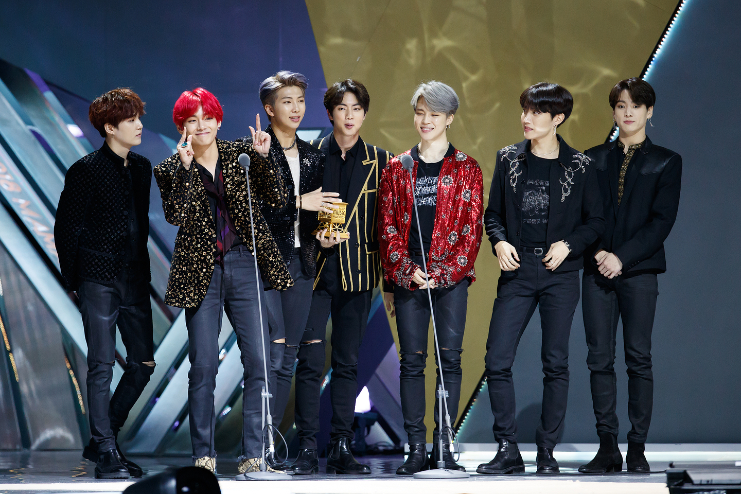 BTS delivers its acceptance speech at the 2019 MAMA Awards held on Dec. 14, 2018, in Hong Kong. The group swept nine trophies at that year’s ceremony. [CJ ENM]