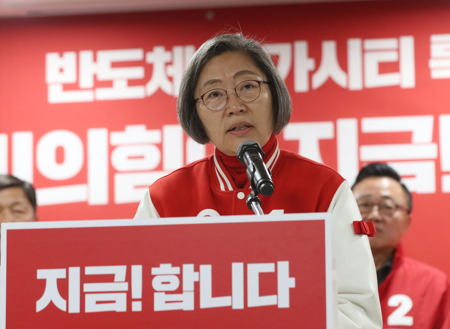 Lee Sue-jung, the head of the People Power Party’s Suwon Jung District Committee, speaks during a press conference at the Gyeonggi assembly building on March 18, 2024. [NEWS1]