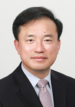 Kim Jong-cheol, a Yonsei University Law School professor, is nominated as the first chair of the Korea Media and Communications Commission. [YONHAP]