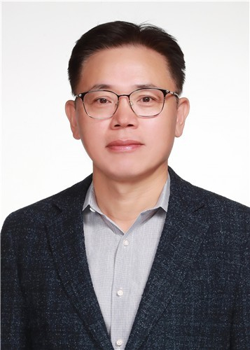 This photo provided by LG Chem shows its new CEO, Kim Dong-chun. [YONHAP] 