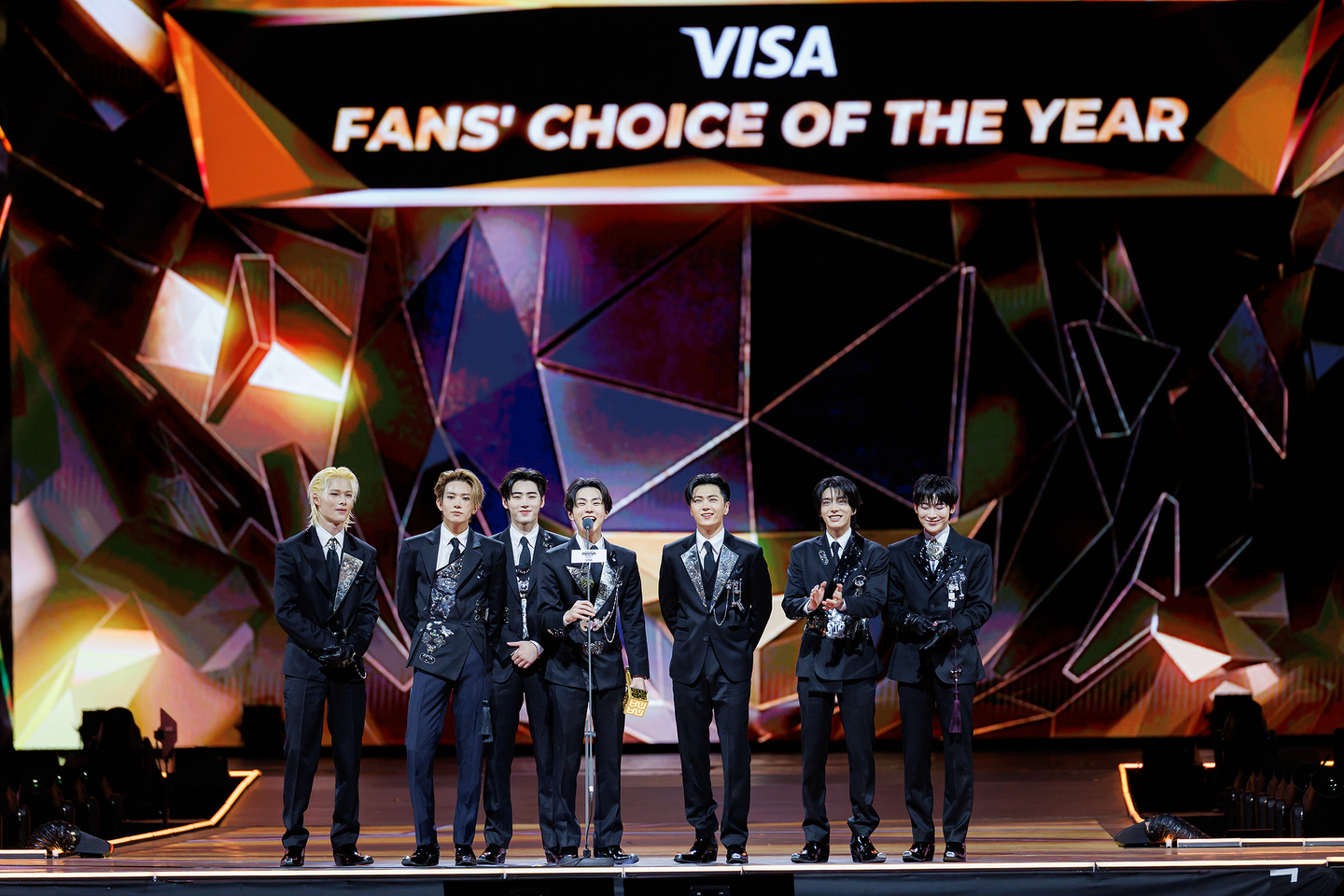 Boy band Enhypen wins the Fans' Choice of the Year award at the 2025 MAMA Awards in Hong Kong. [CJ ENM] [CJ ENM]