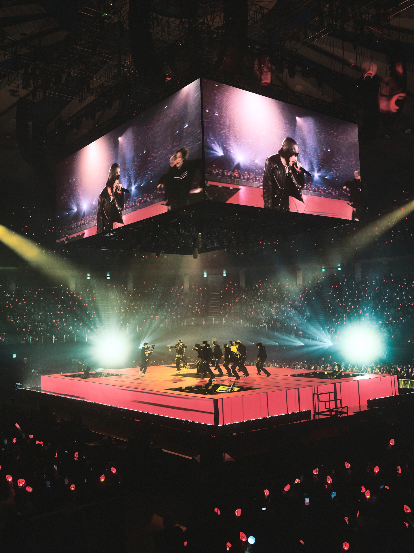 Woodz performs in his "WOODZ PREVIEW CONCERT : index_00" concert. [EDAM ENTERTAINMENT]