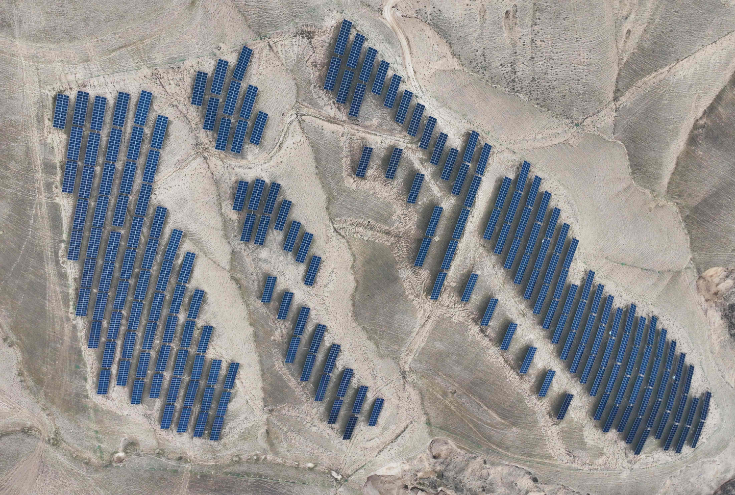 An aerial view of solar panels on barren mountains in Haiyuan County, Zhongwei, in northern China's Ningxia province on Nov. 6 [AFP/YONHAP] 