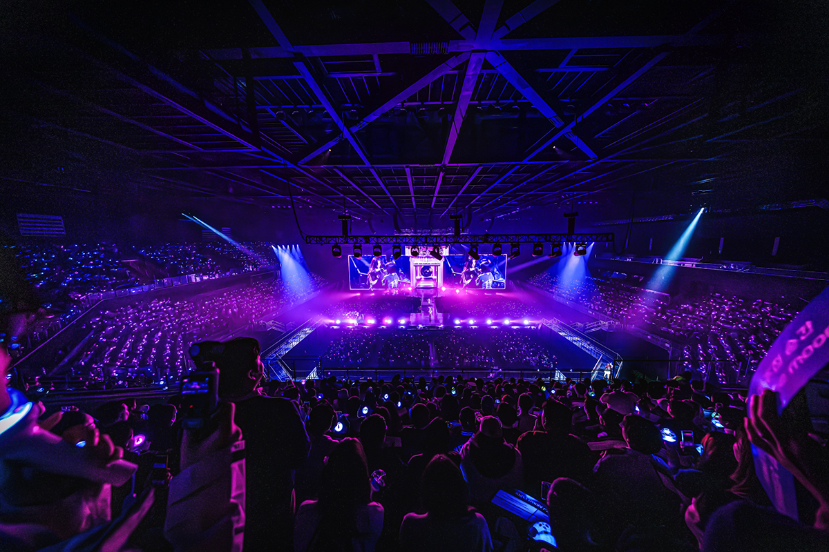 Girl group NMIXX performs during its first world tour, ″Episode 1: Zero Frontier,″ held at Inspire Arena in Incheon on Nov. 29 and 30. [JYP ENTERTAINMENT]