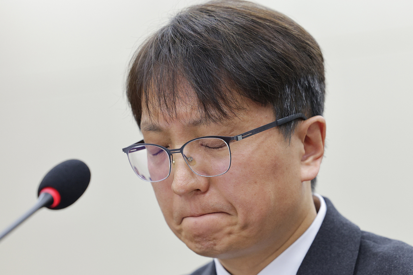 Park Dae-jun, CEO of Coupang, attends the National Assembly’s Science, ICT, Broadcasting and Communications Committee meeting to be questioned by lawmakers over the company's latest data leak, in western Seoul on Dec. 2. [NEWS1]