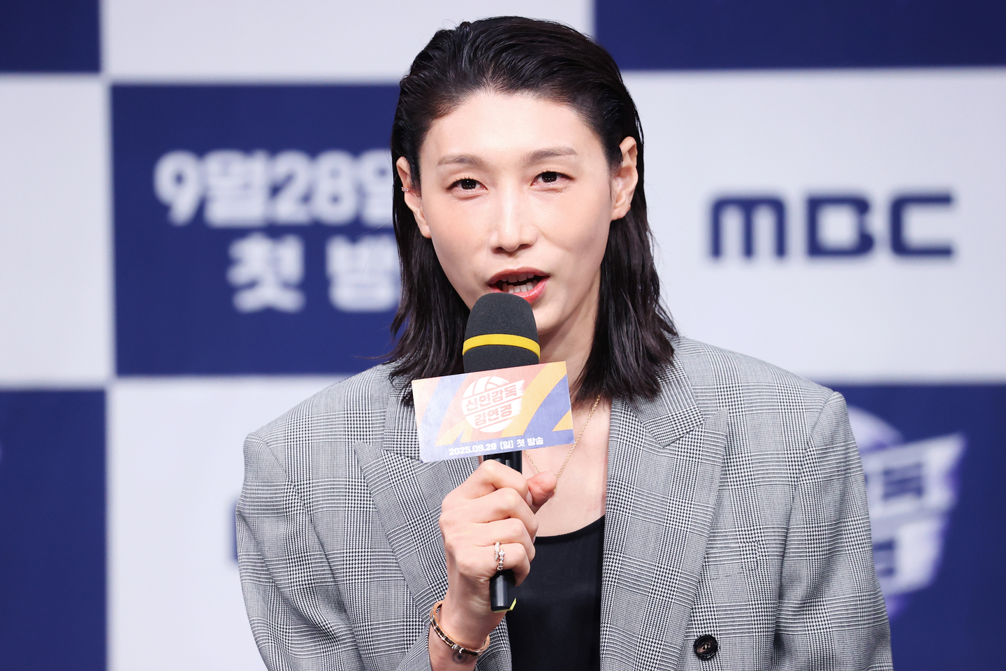 Kim Yeon-koung speaks during a press conference for "Rookie Coach Kim Yeon-koung" held at MBC hall on Sept. 24. [YONHAP]